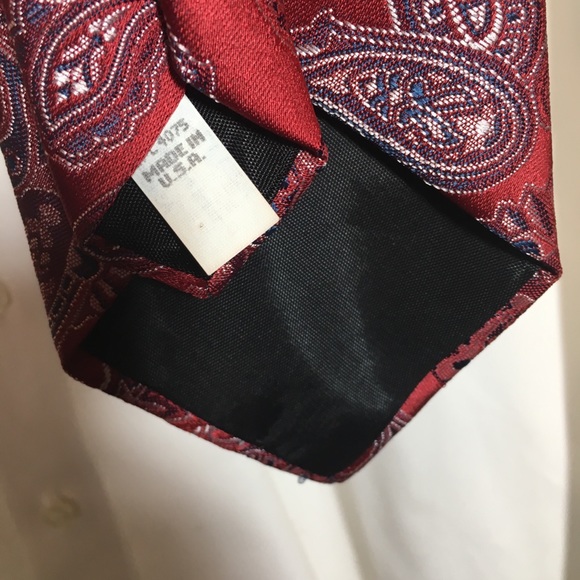 Wembley Red Paisley Pattern Tie - Picture 4 of 5